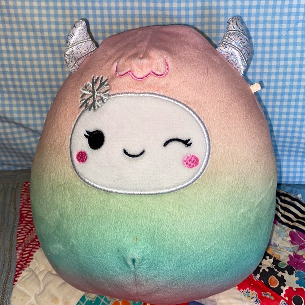 Squishmallows Yara the Rainbow Yeti Christmas Plush Stuffed Animal 7.5"